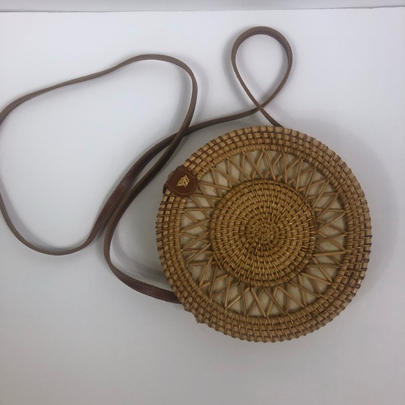 Round basket crossbody bag!! - Picture 2 of 7